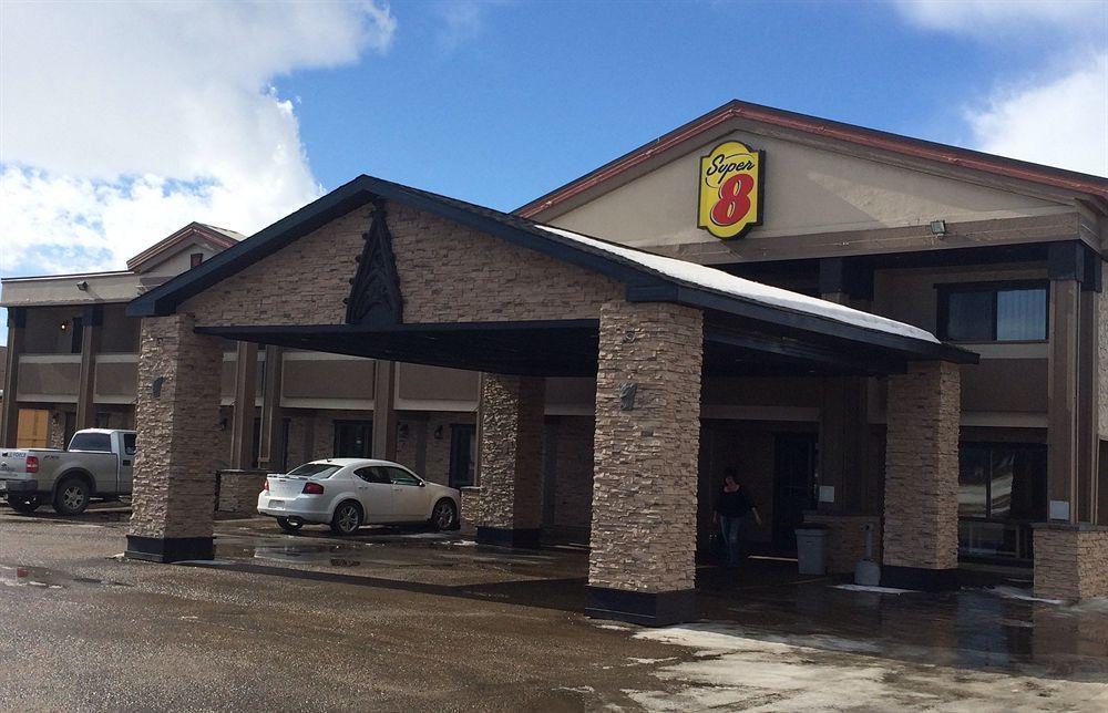 Super 8 By Wyndham Red Deer City Centre Bagian luar foto