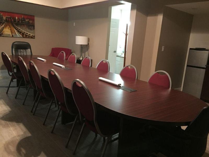 Super 8 By Wyndham Red Deer City Centre Bagian luar foto